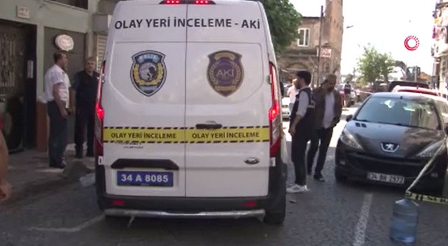 Son dakika haberi... Fatih'te korku dolu anlar! Gece 2 kişiyi öldüren saldırgan 2 polis memurunu yaraladı