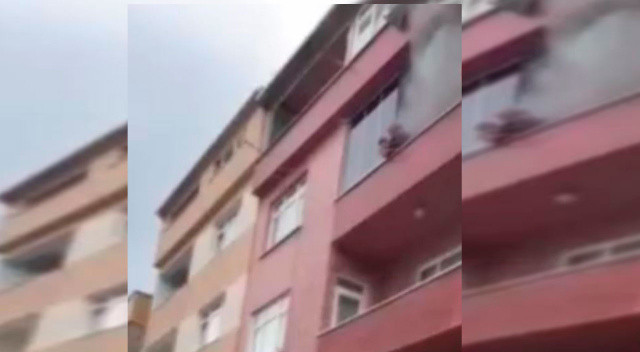 Sultangazi'de korku dolu anlar: Yangında mahsur kalan anne çocuğunu aşağı bıraktı