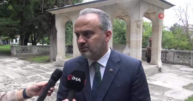 Belediye Başkanı konutunu  yıkıp halka açıyor
