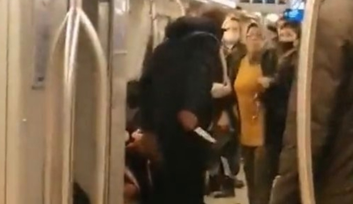 Metrodaki bıçaklı saldırgana 11 yıl hapis cezası