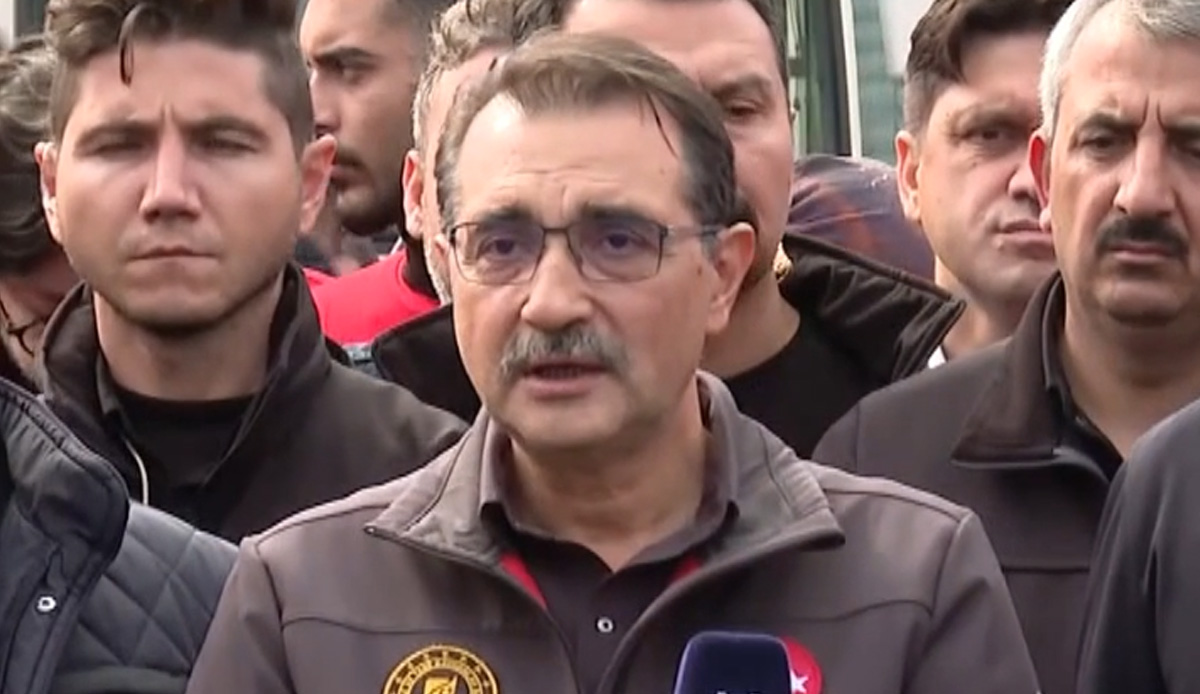 Kelimeler Bakan Dönmez'in boğazında düğümlendi: 3 hafta önce buradaydık, helalleştik...