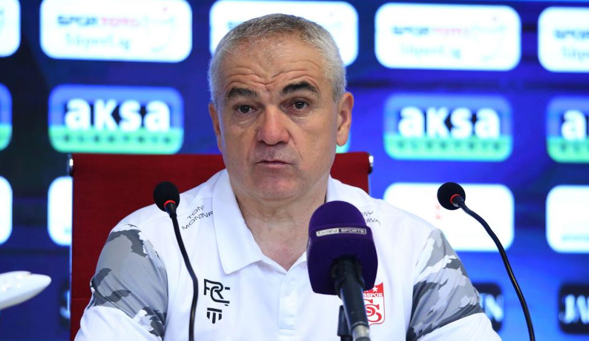 Sivasspor'da iki futbolcu taraftara küs! Rıza Çalımbay: Sahada yuhalanmak iyi bir şey değil