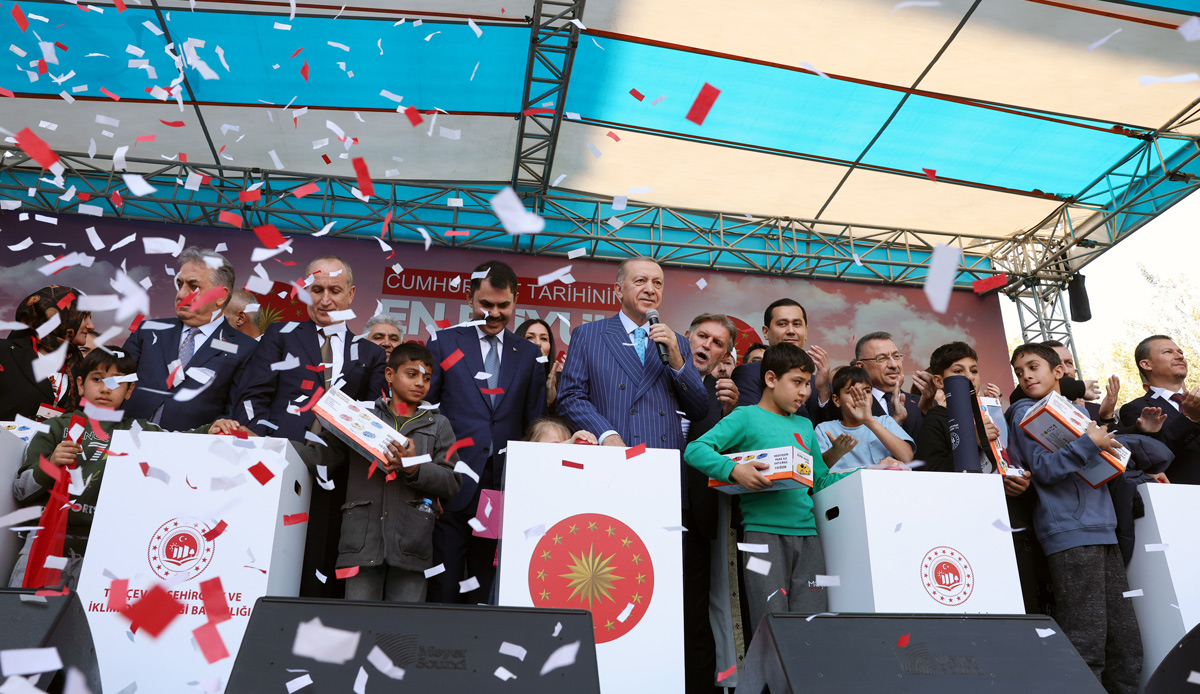 Sosyal konutta ilk temeller atıldı! Cumhurbaşkanı Erdoğan törende konutların biteceği tarihi açıkladı