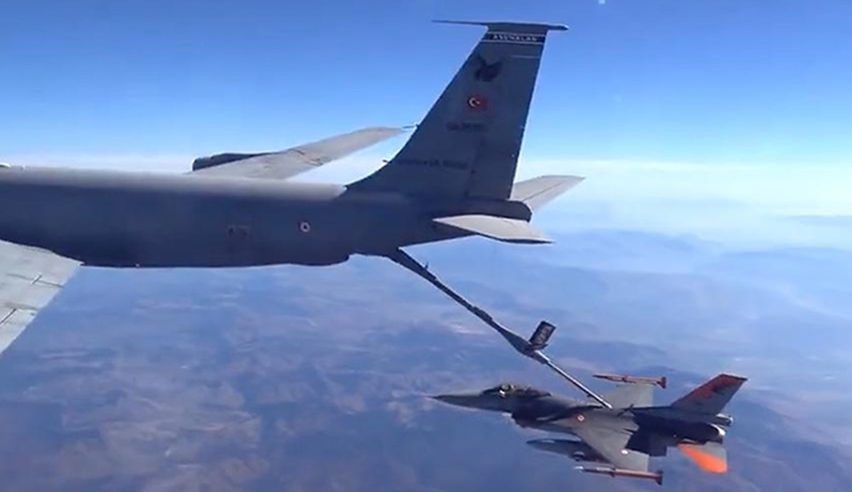 MSB nefes kesen görüntüleri paylaştı: Bozdoğan füzesi F-16'dan tam isabet vurdu