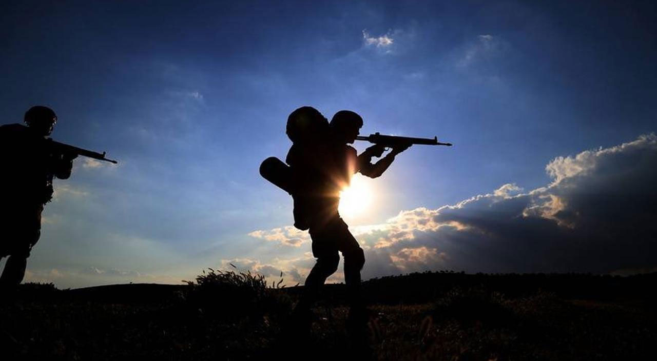 PKK'da çözülmeler devam ediyor! Bakanlık duyurdu: 5 terörist daha teslim oldu