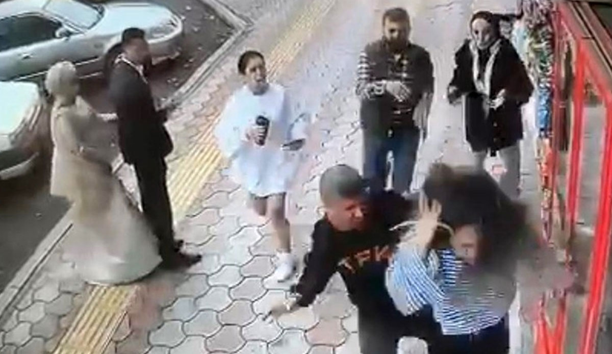 İki genç kız yolda yürürken dehşet yaşadı! Önce sözlü tacize ardından saldırıya uğradılar