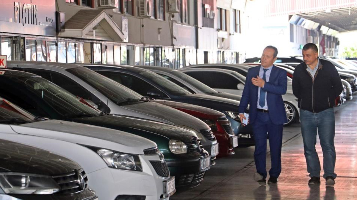 Yılbaşı öncesi ikinci el otomobil piyasasında 'son dakika' hareketliği umutlandırdı