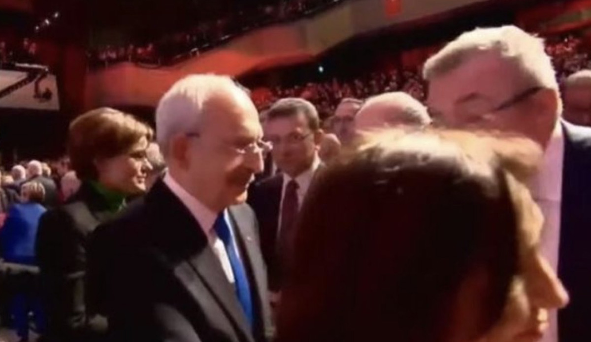 İmamoğlu ile Kaftancıoğlu CHP'nin İkinci Yüzyıla Çağrı toplantısında tokalaşmadı