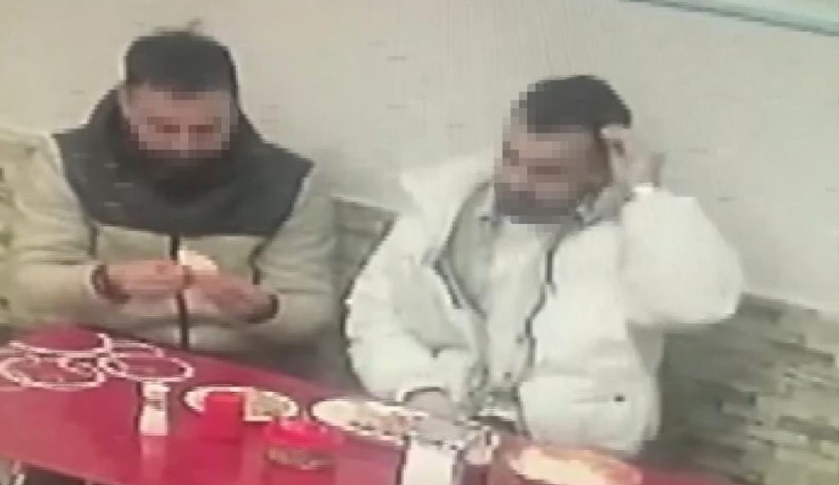 Para ödememek için saçını koparıp yemeğe attı: Şark kurnazlığı kamera engeline takıldı!