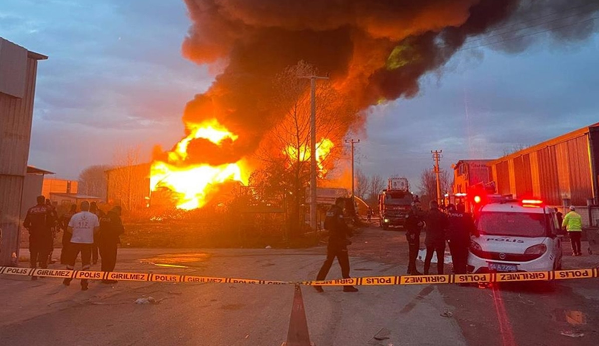 Sakarya'da mobilya atölyesinde yangın