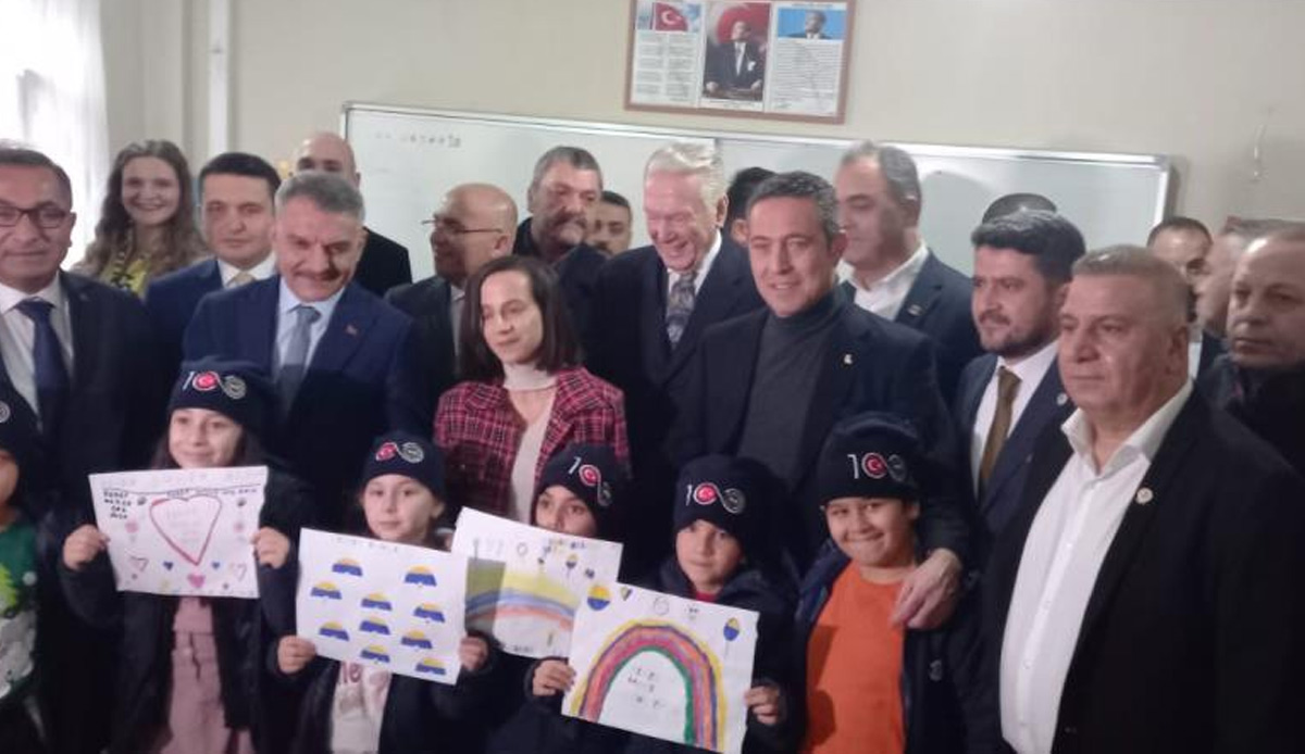 Fenerbahçe Başkanı Ali Koç "Çocuklar Üşümesin Projesi" için Tunceli'de