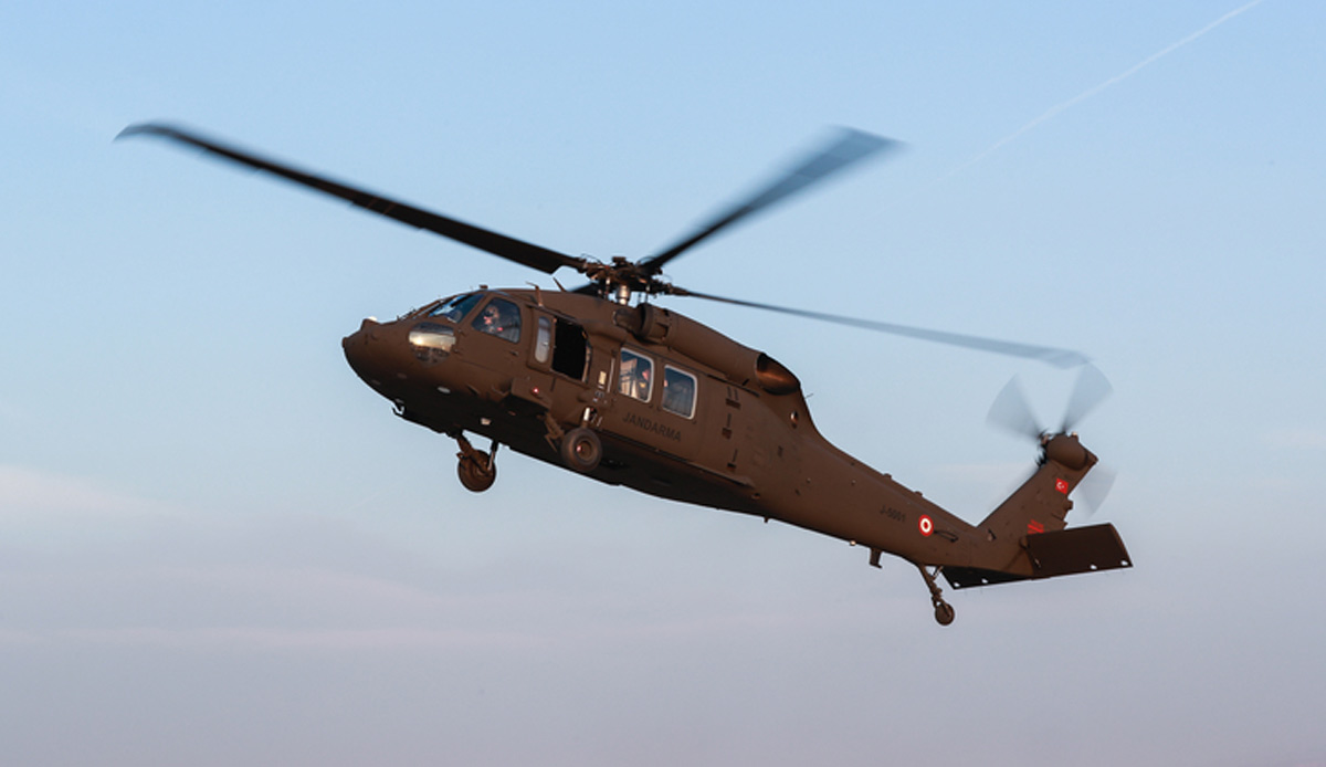 TUSAŞ Genel Müdürü Kotil 'Çıtayı yükseltecek proje' sözleriyle duyurdu: İlk yerli T70 helikopter Jandarma'ya teslim edildi