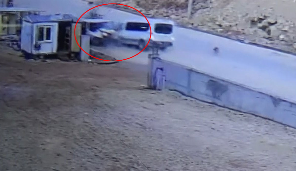 Köpeğe çarpmamak için manevra yapınca felaket kaçınılmaz oldu! 2 işçi korkunç şekilde can verdi