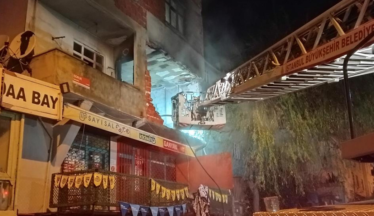 Avcılarda kiracı dehşeti yaşattı! Boşalttığı daireyi ateşe verdi