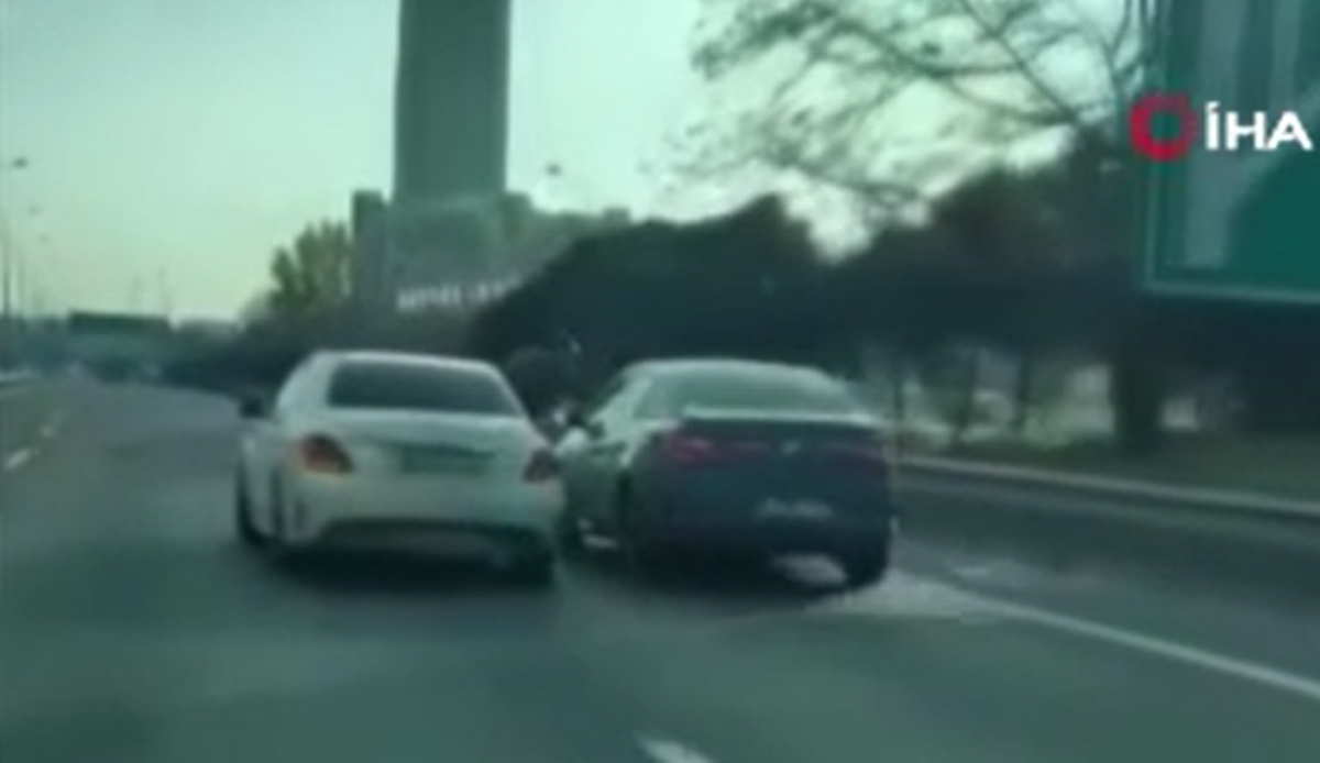 Magandalıkta çığır açtı, araçtan araca tokat patlattı!