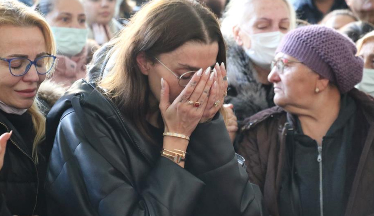 Manken Özge Ulusoy’un babası için Ankara’da cenaze töreni düzenlendi