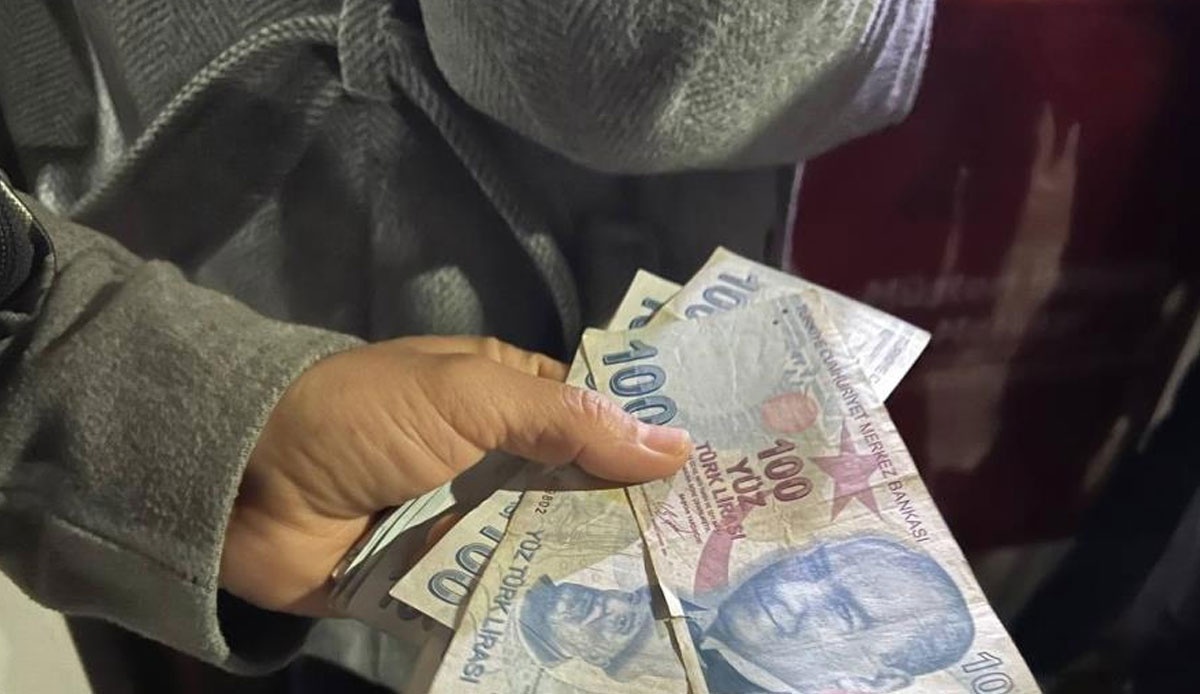 Yok artık dedirten olay! ATM'den para çekmek isterken şaşkına döndü: Kaymakam devreye girdi