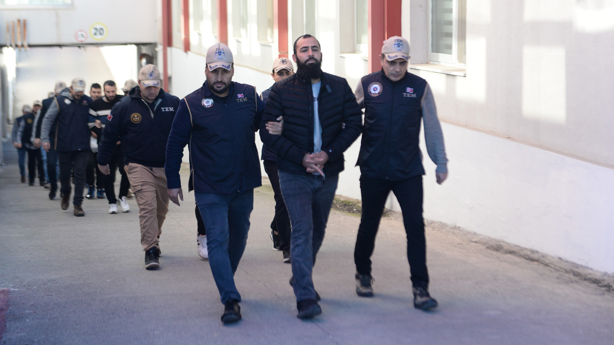 Adana'da yakalanan DEAŞ’ın hendekçisi ve propagandacısı tutuklandı