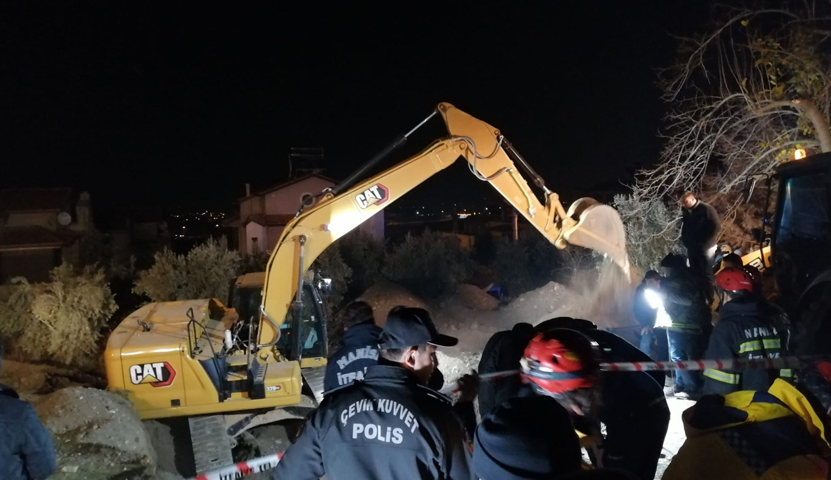 Manisa'da baba ve 2 yaşındaki oğlu kuyuya düştü