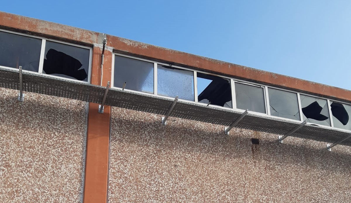 İzmir'de boya fabrikasında patlama