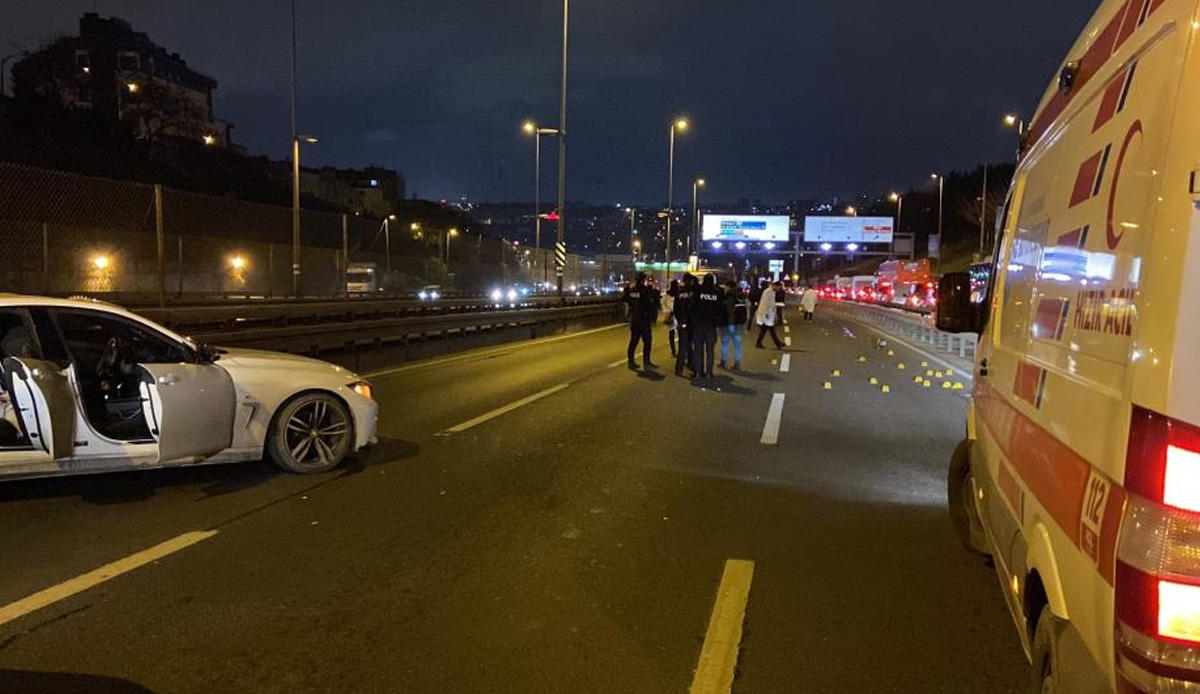 Haliç Köprüsü'nde otomobile silahlı saldırı