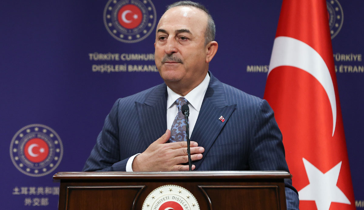 İsveç'teki skandal gösteriye sert tepki: Kimse bizi kandırmasın!