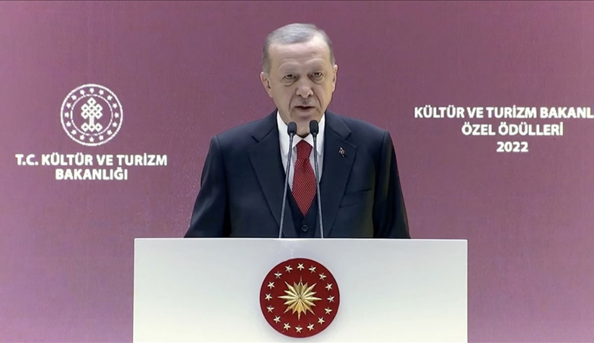 Cumhurbaşkanı Erdoğan'dan Türk kültürü mesajı: İklimini tek tipleştiren mahalle baskısını reddediyoruz