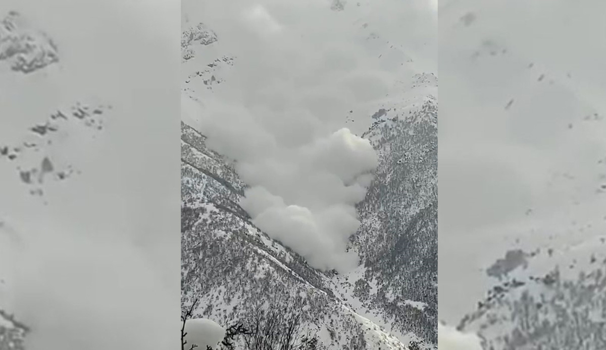 Hakkari'de çığ düştü! Korku dolu anlar anbean kamerada