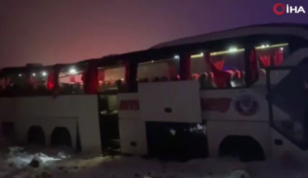 Diyarbakır’da yolcu otobüsü şarampole devrildi: 4’ü ağır 30 yaralı