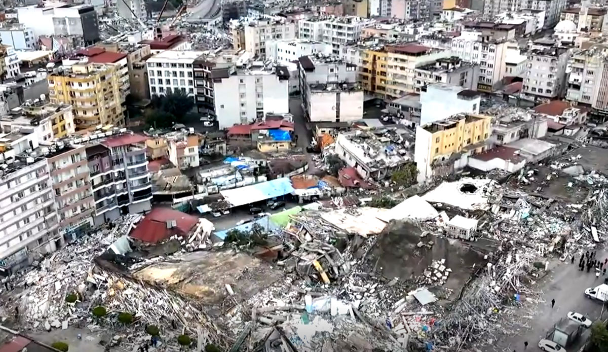 7.7 büyüklüğündeki deprem sonrası acı manzara! İskenderun havadan görüntülendi