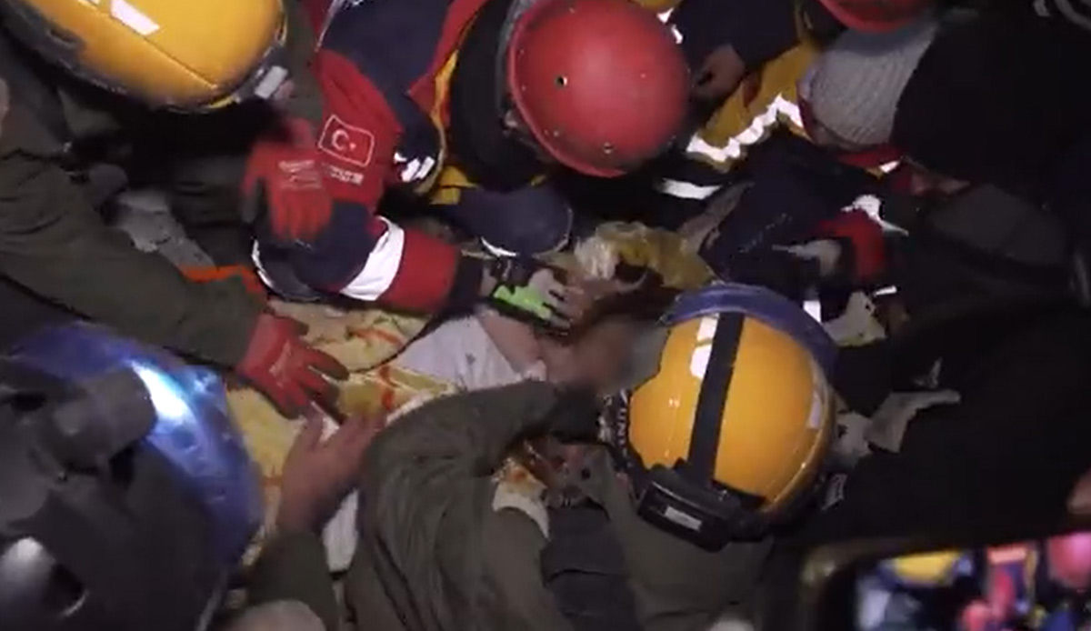 Gece karanlığında inanılmaz kurtuluş hikayesi... İsrail'den Türkiye'ye gelen kurtarma ekibi büyük sevinç yaşadı