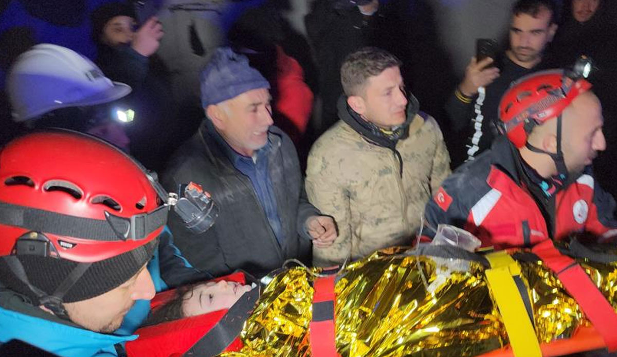 Minik Betül 47 saat sonra kurtarıldı! Gözyaşları sel oldu