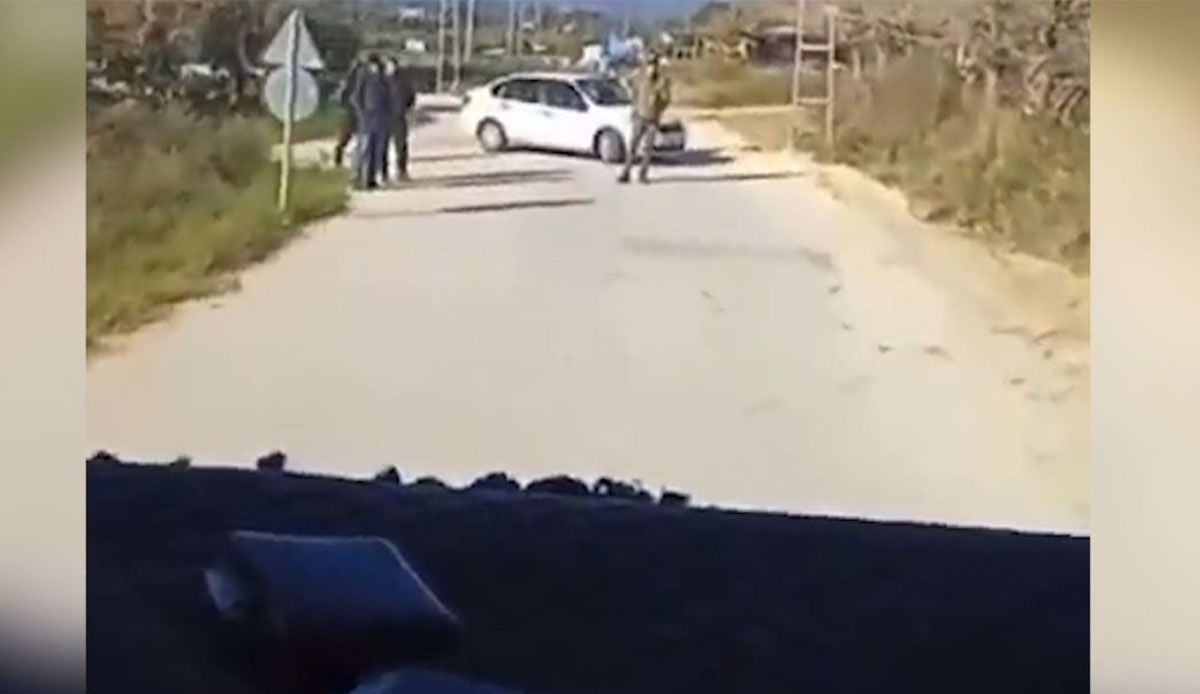 Yardım tırlarının önünü kesip tehdit ettiler! Alçak yağmacılar kıskıvrak yakalandı