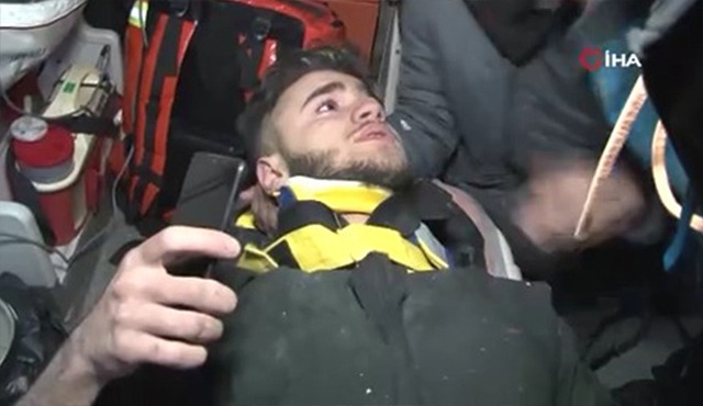 94 saat sonra gelen sevinç! 17 yaşındaki genç canlı olarak çıkartıldı