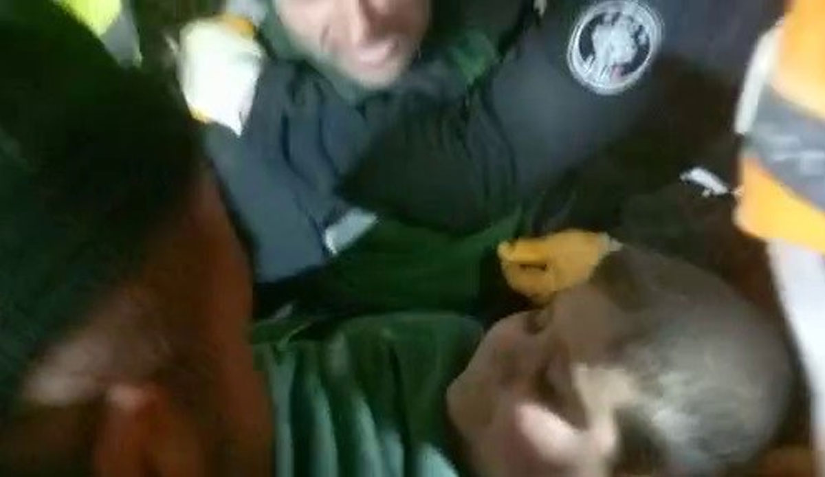 12 yaşındaki Yavuz, aramıza döndü! 91 saat sonra enkazdan sağ çıkarıldı