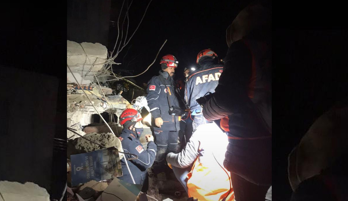 Adıyaman'dan umutlandıran haber! Depremin 5. gününde enkazdan iki kadın sağ olarak çıkarıldı