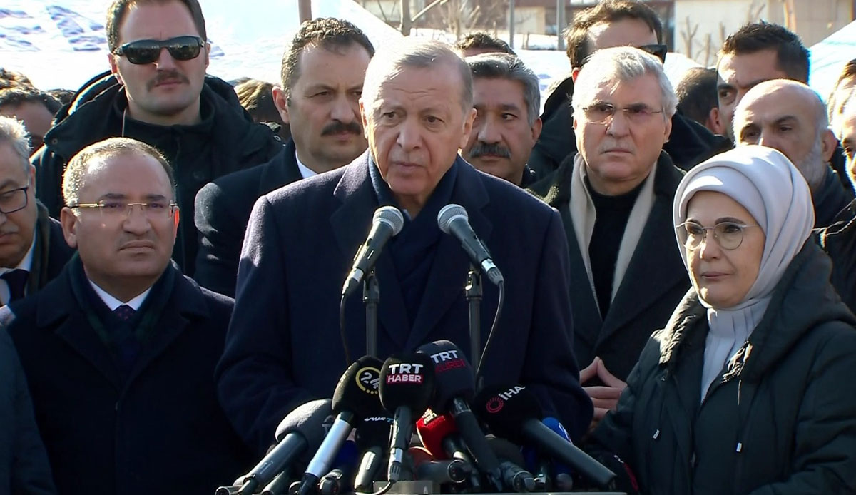 Cumhurbaşkanı Erdoğan: Yurtlar depremzedelere açılacak