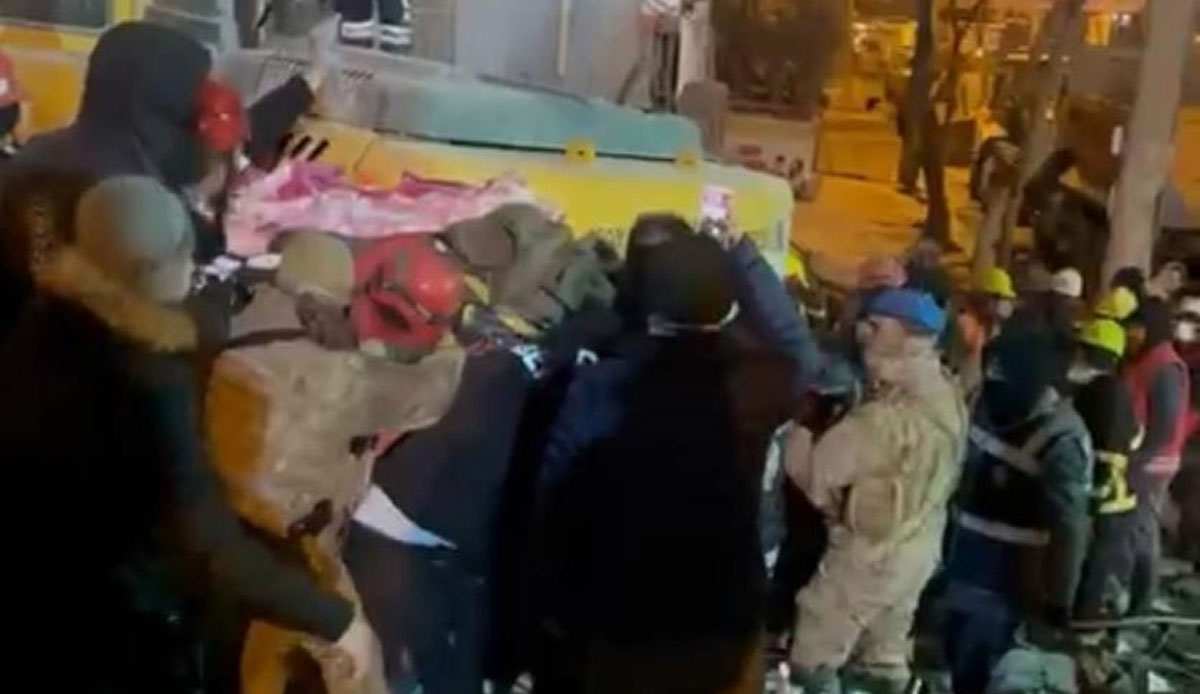 Diyarbakır'da umut yeşerten haber: 122 saat sonra çıkarıldı
