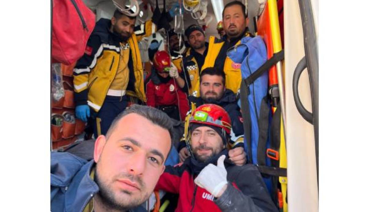 85 yaşındaki Muhtia nine 152. saatte sağ kurtarıldı