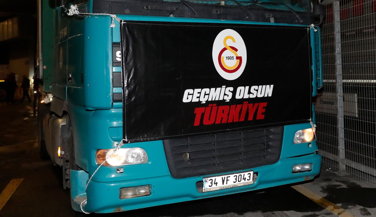 Dursun Özbek Galatasaraylı pek çok sporcunun depremzedelere yardım için maaşlarından vazgeçtiklerini açıkladı