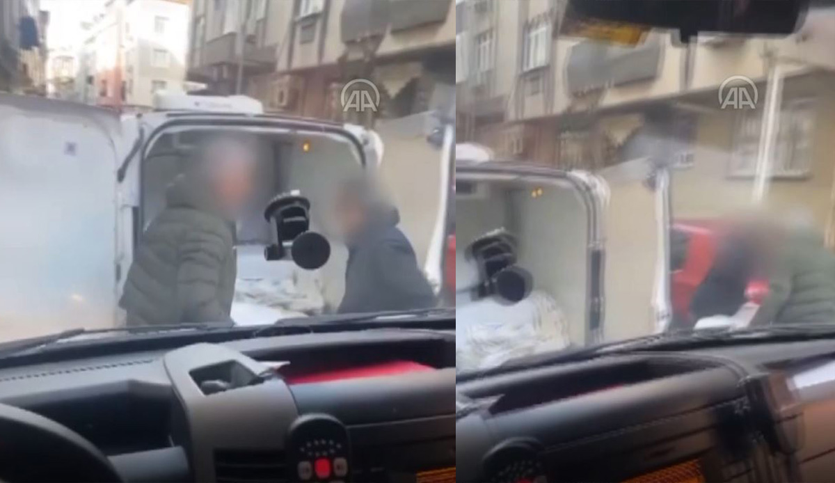 Ambulansın çalan sirenlerine aldırış etmediler! Eşya taşımak için yolu kestiler
