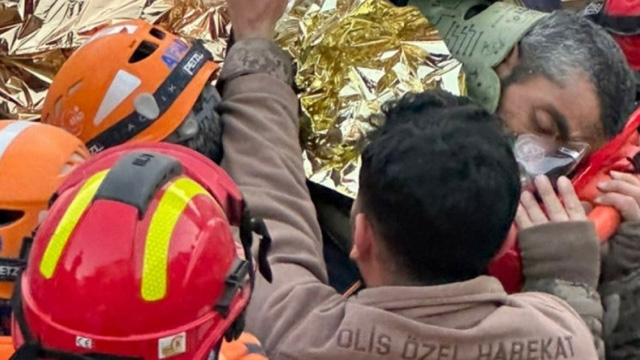 Hatay'da inanılmaz kurtuluş! 278 saat sonra hayata yeniden merhaba dedi