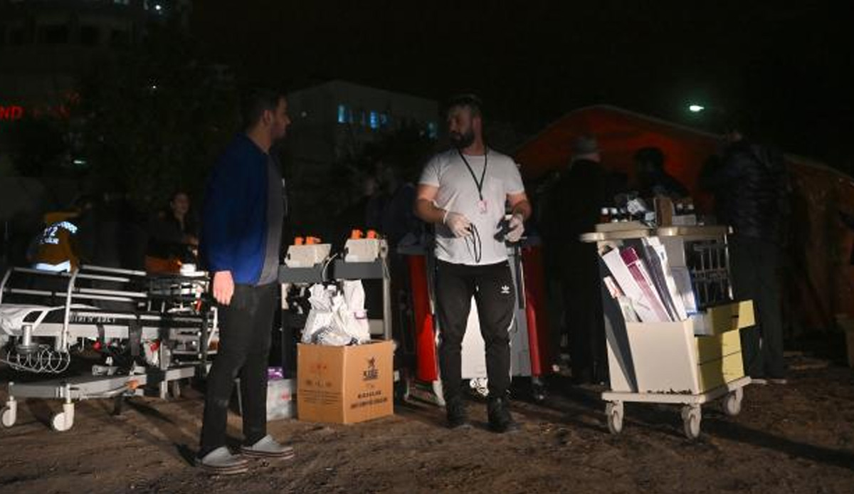 Hatay'da korkutan deprem sonrası 2 hastane tedbir amaçlı boşaltıldı