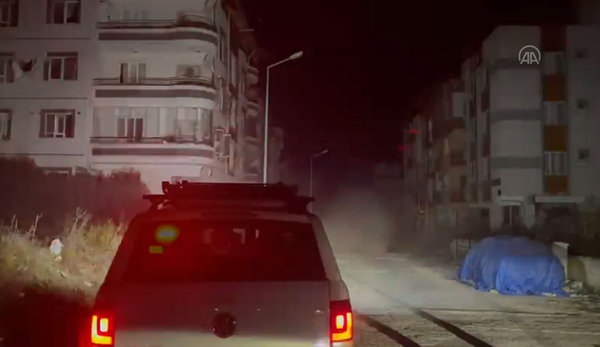 Hatay'da arka arkaya 2 şiddetli deprem!
