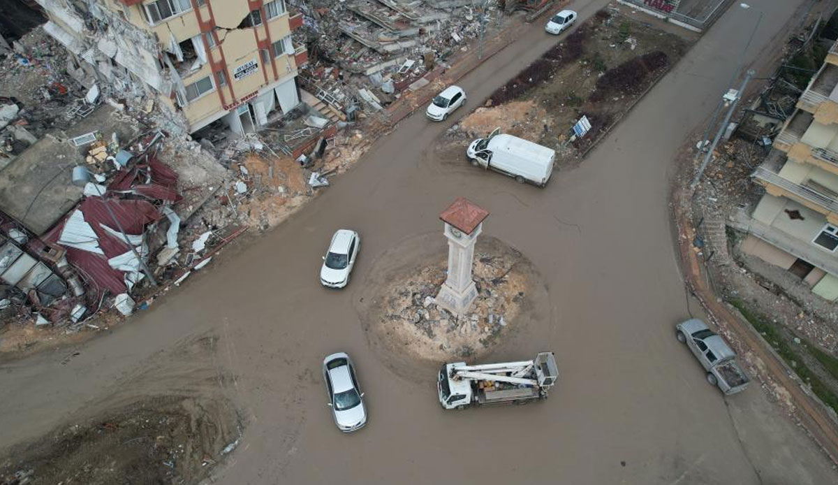 Zamanı durduran deprem: Hatay hayalet şehre döndü