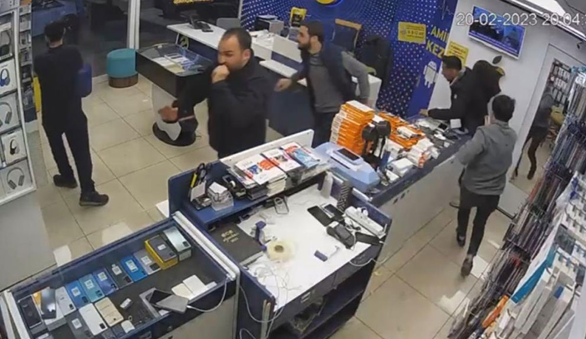 Yer Hatay: Depremden kaçış anı kamerada
