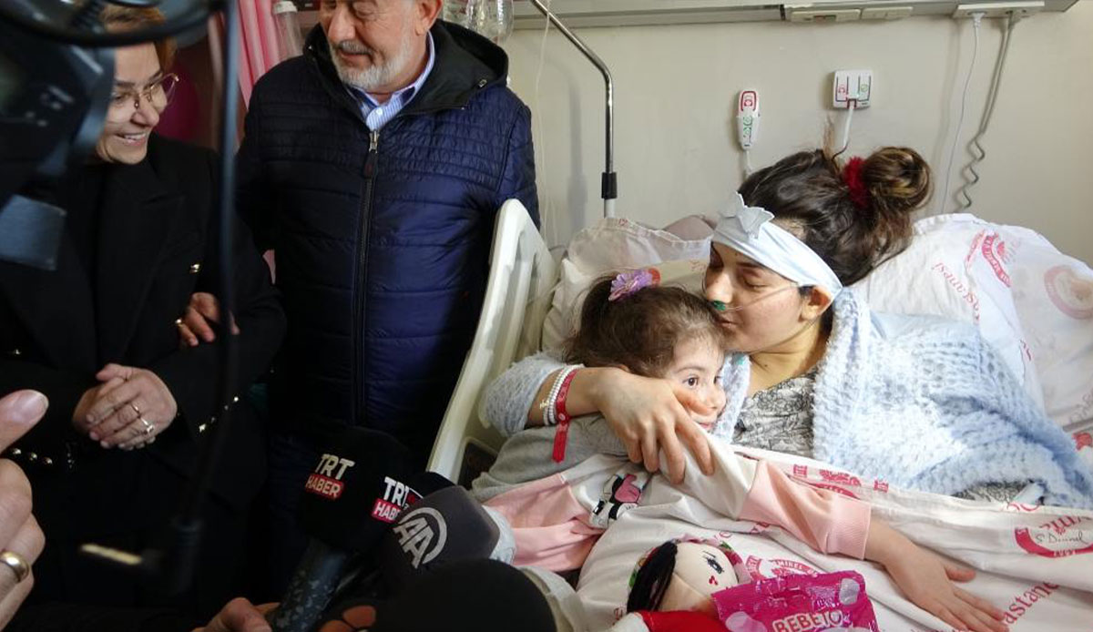 17 gün sonra yürek yakan kavuşma: Ailesinden geriye bir kızı kaldı