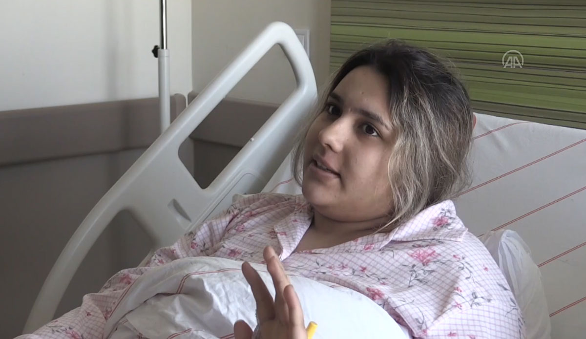 Enkazdan ayakkabı sesiyle kurtuldu