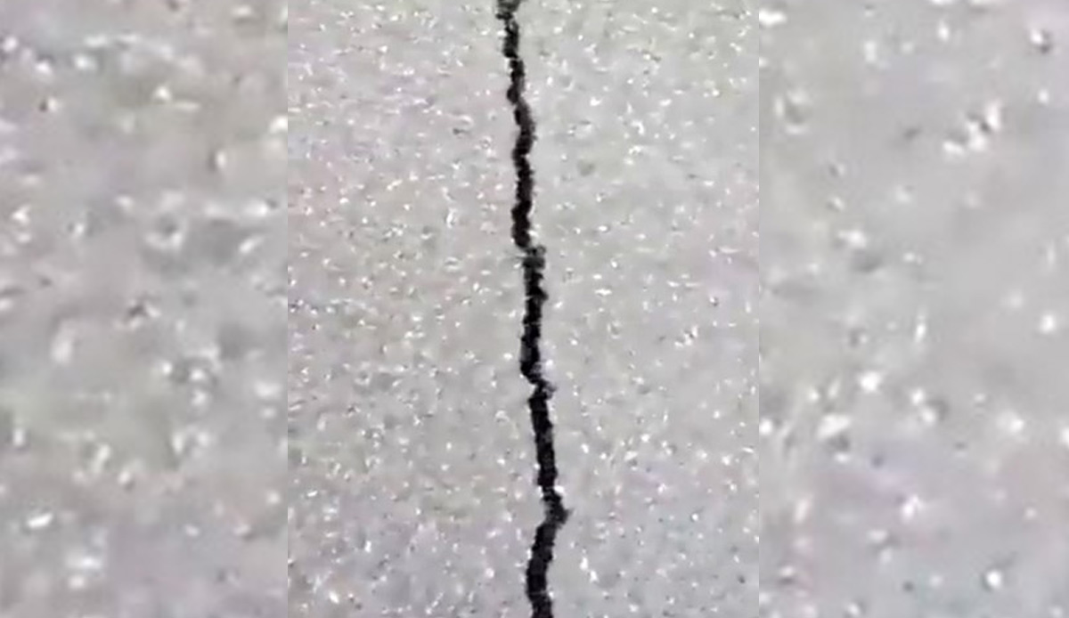 Deprem anında asfaltın açılıp kapandı! Hatay'daki felaket anına ait korkunç görüntüler ortaya çıktı