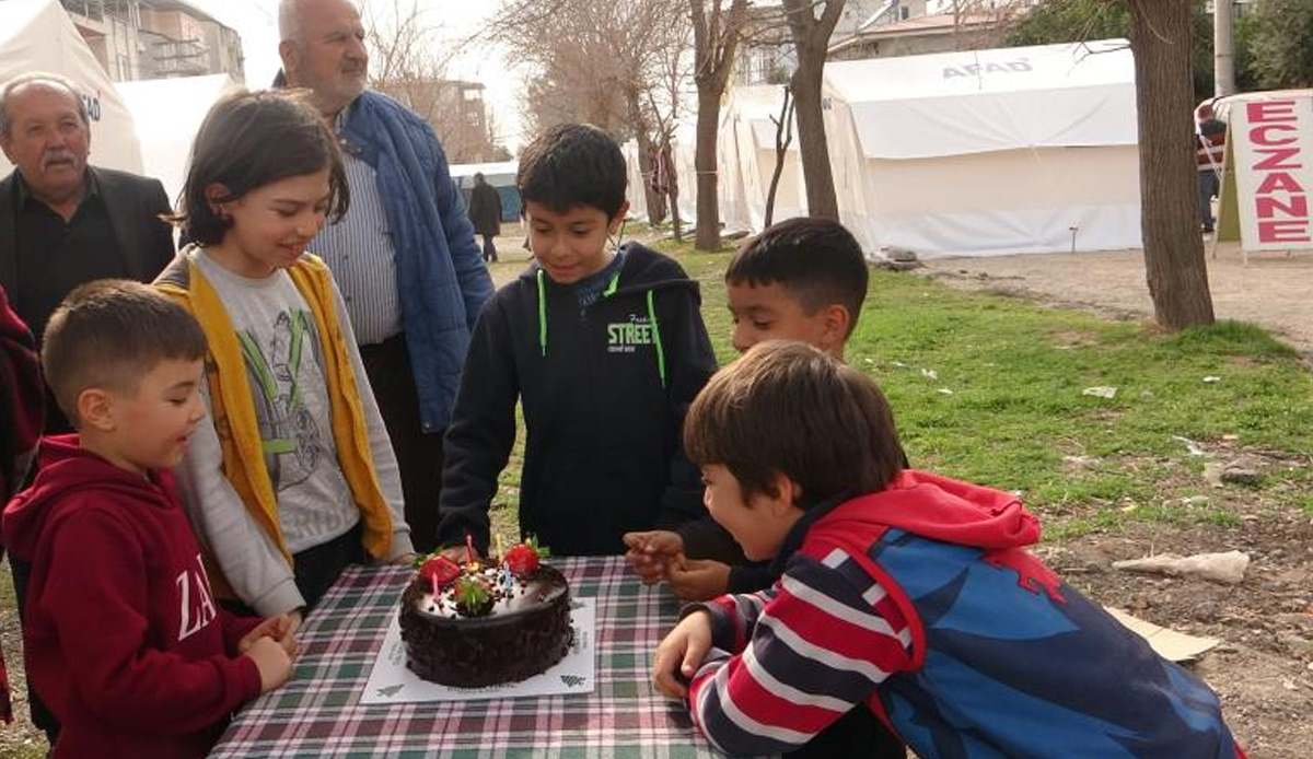 10 yaşındaki çocuktan Kızılay’a duygulandıran bağış: Bütün çocuklar yesin